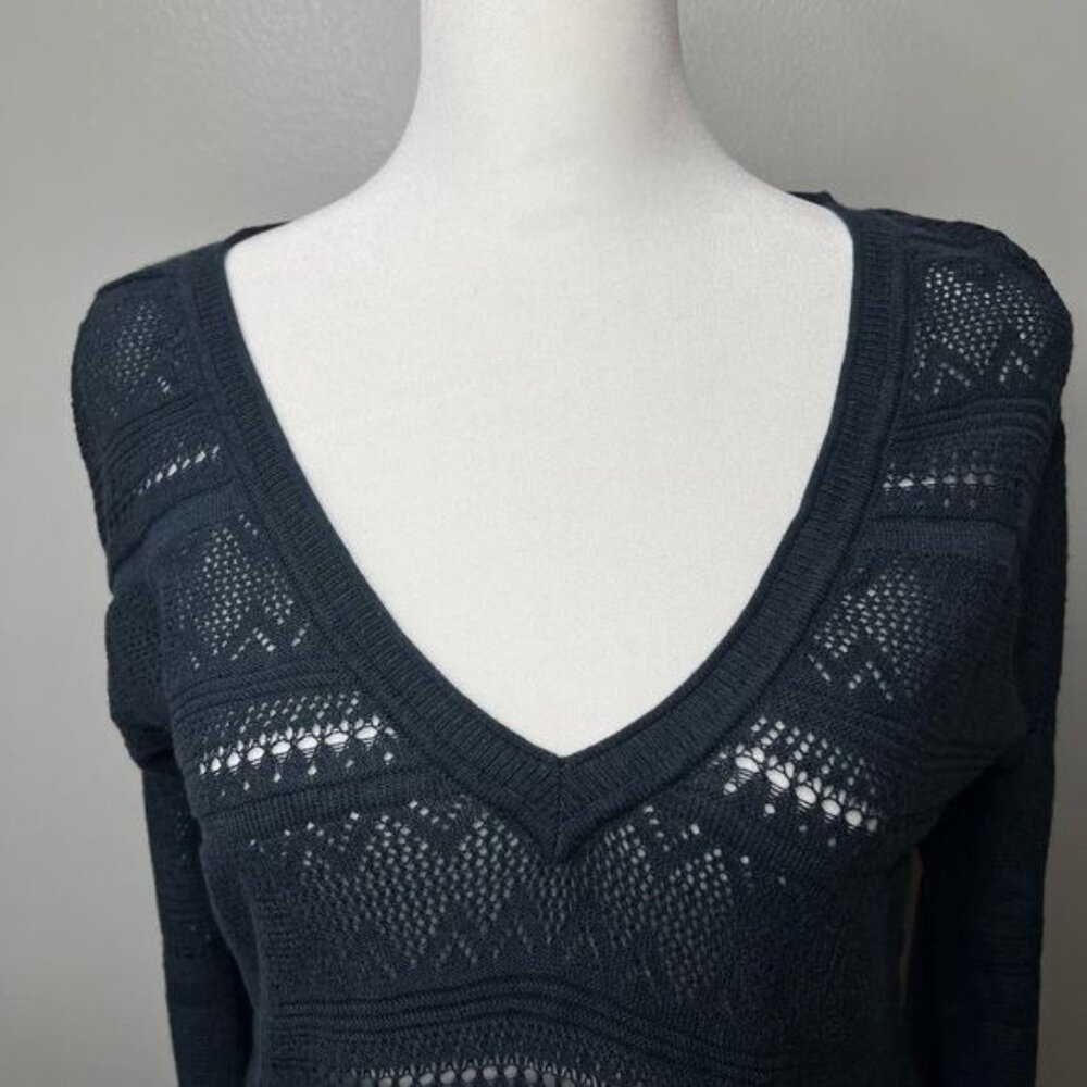 Aeropostale Womens Long Sleeve Open Knit Sweater V-Neck Pullover Medium - Picture 2 of 13